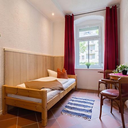 Gaestezimmer I Einzelzimmer Mit Gemeinschaftsbad Und Gemeinschaftskueche Chemnitz Buitenkant foto
